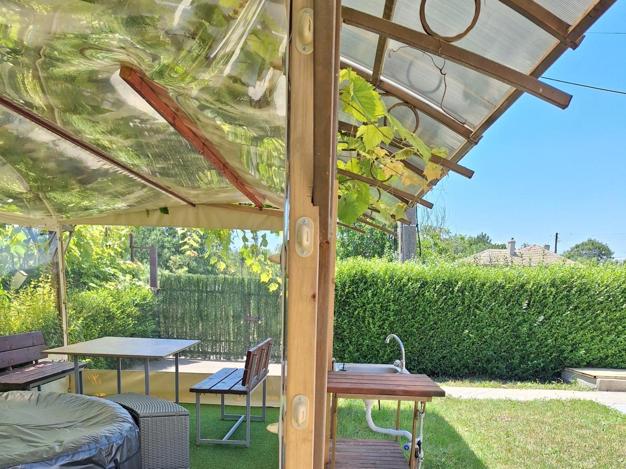 Guest House Valiland Balgarevo Bagian luar foto