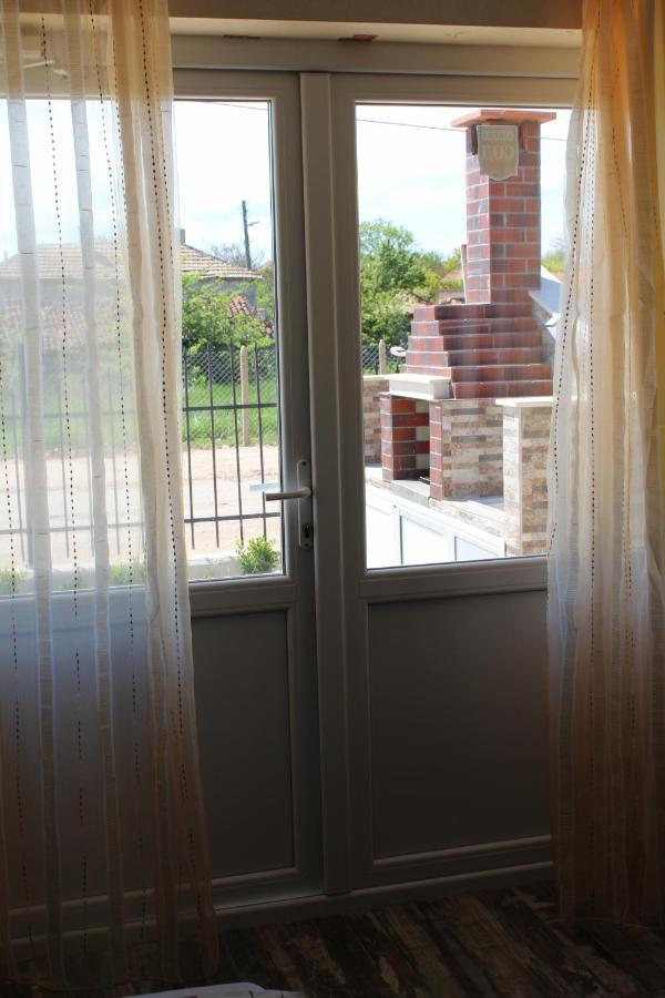 Guest House Valiland Balgarevo Bagian luar foto